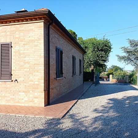 Valdiveltrica Villa Mondavio Luaran gambar