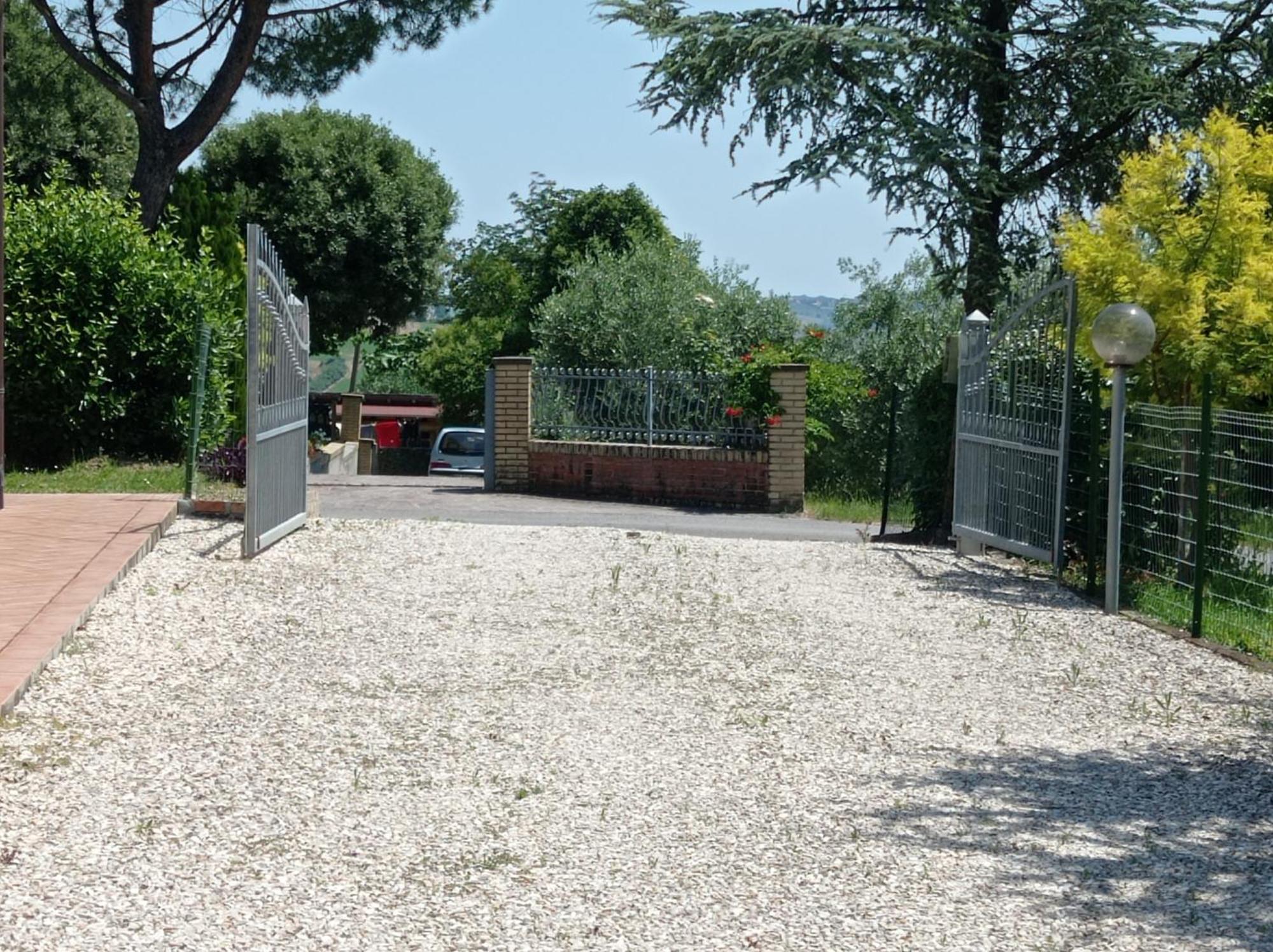 Valdiveltrica Villa Mondavio Luaran gambar